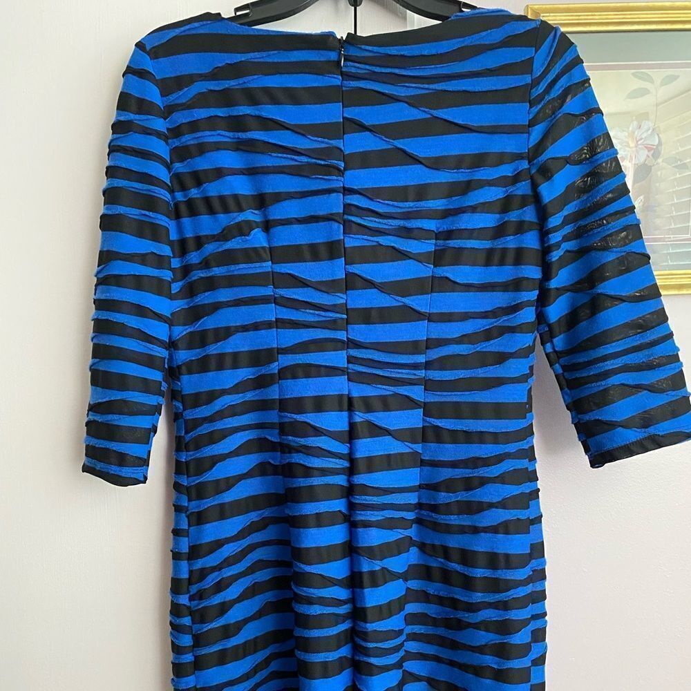 EUC Evan Picone Cobalt Blue & Black Print Dress | Size 4 | 3/4 Sheer Sleeves - Picture 7 of 10